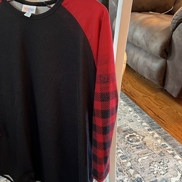 Lularoe 2XL Tunic Black with Red/Black Sleeves - Picture 3 of 3
